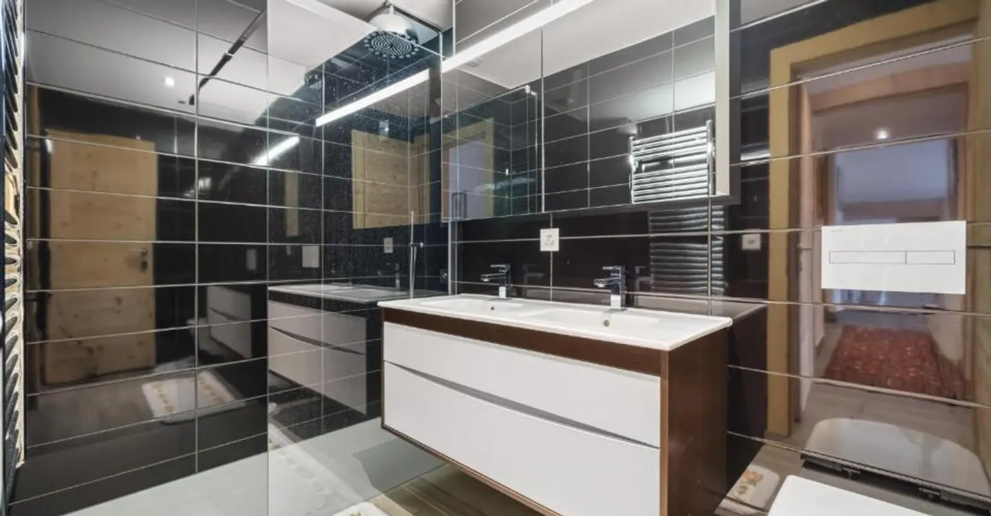 Magnificent ski in/out apartment - Photo 11 of 13