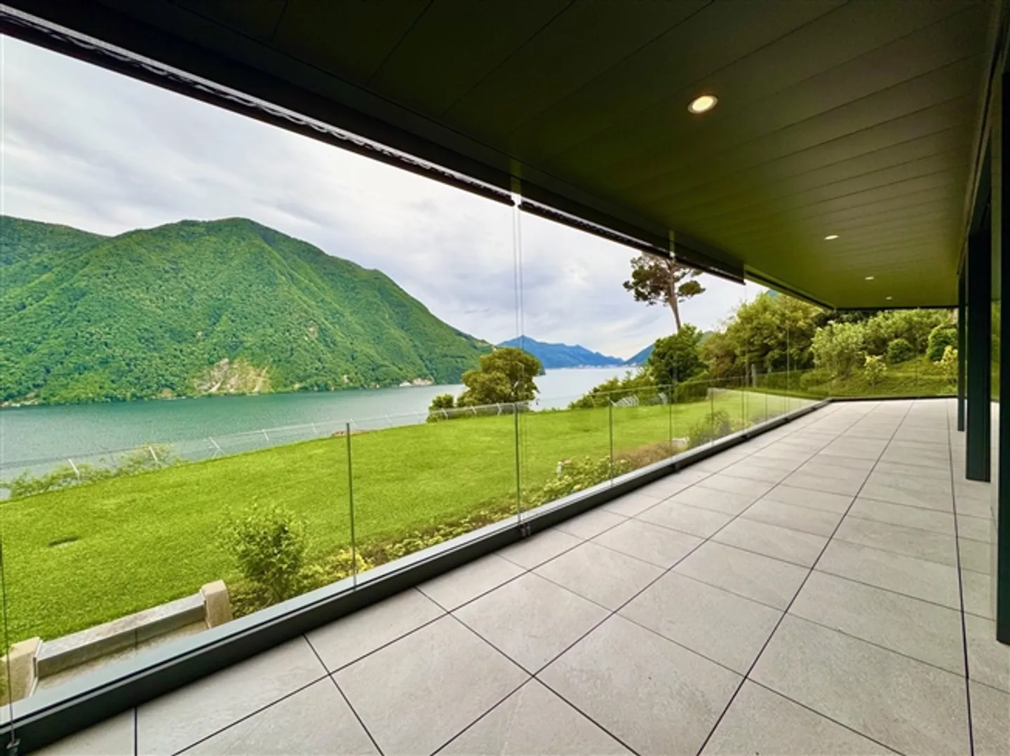 Prestigious Duplex Apartment New Residence in Lugano Castagnola - Photo 1 of 16