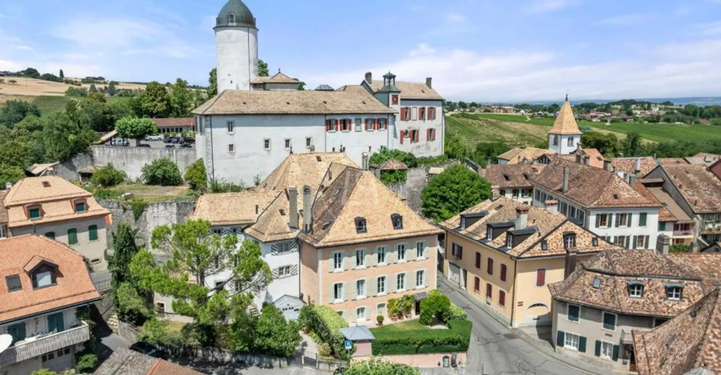 Historische Immobilie im Herzen von Aubonne - Foto 2 von 13