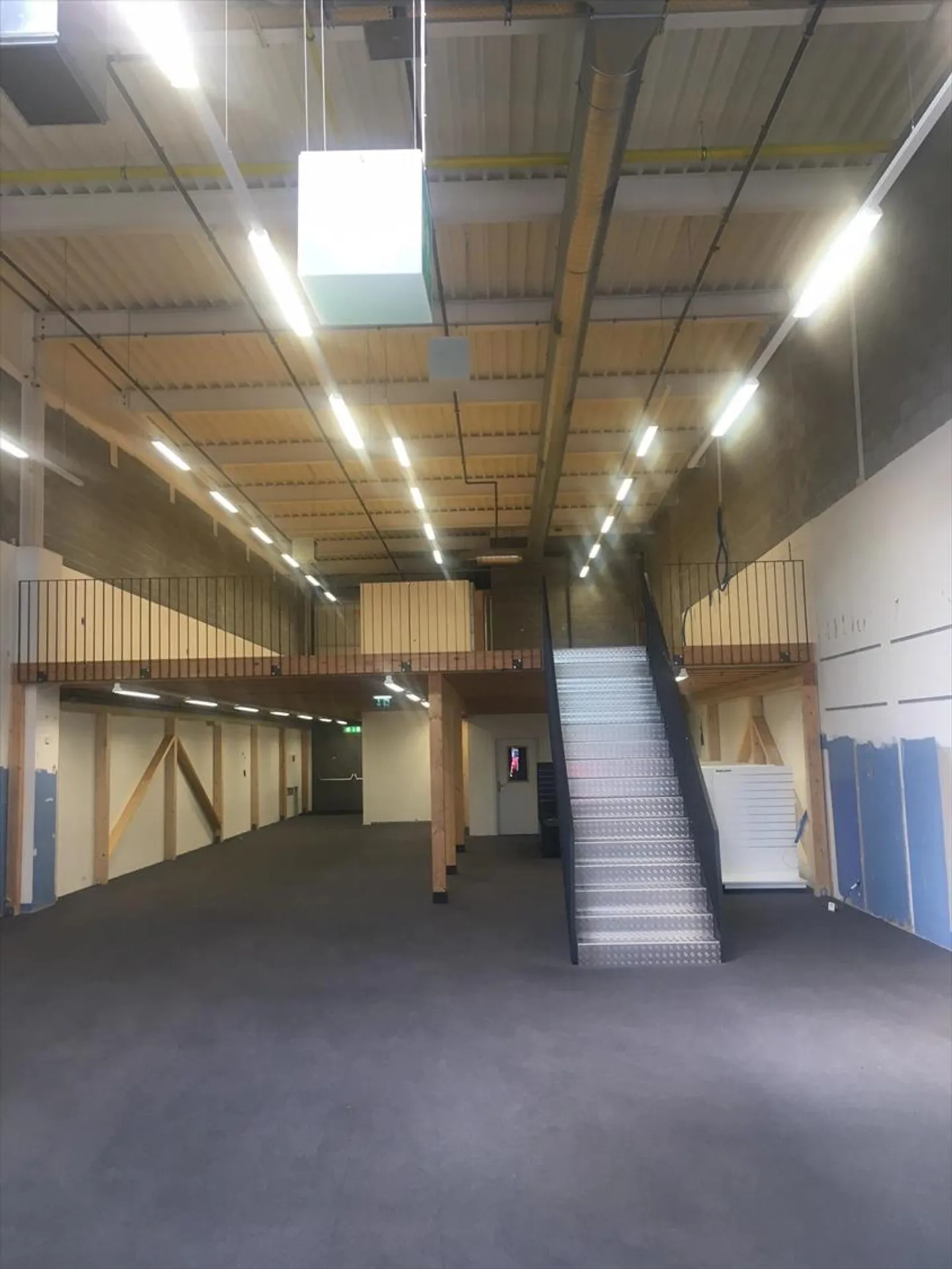 Poya Centre - Superficie indipendente di 569 m2 - Foto 3 di 5