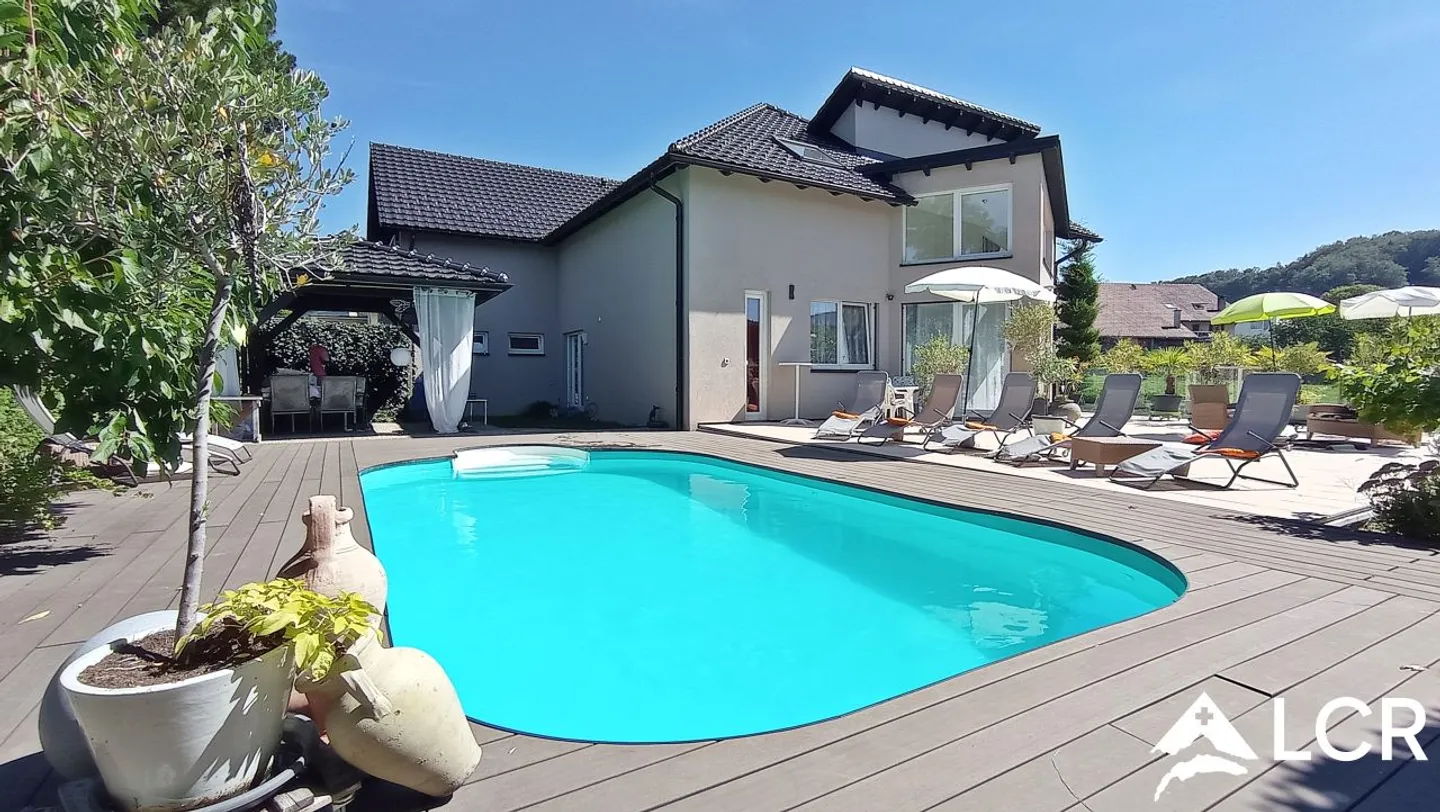 Wunderschöne möblierte Villa 8,5p / 6 Schlafzimmer + Studio / Garten - Pool - Foto 1 von 11