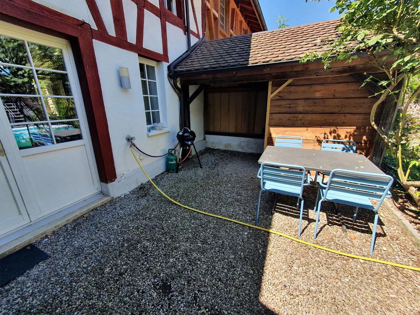 Charming 2-room apartment with fireplace, seating area, and terrace - Photo 1 of 12