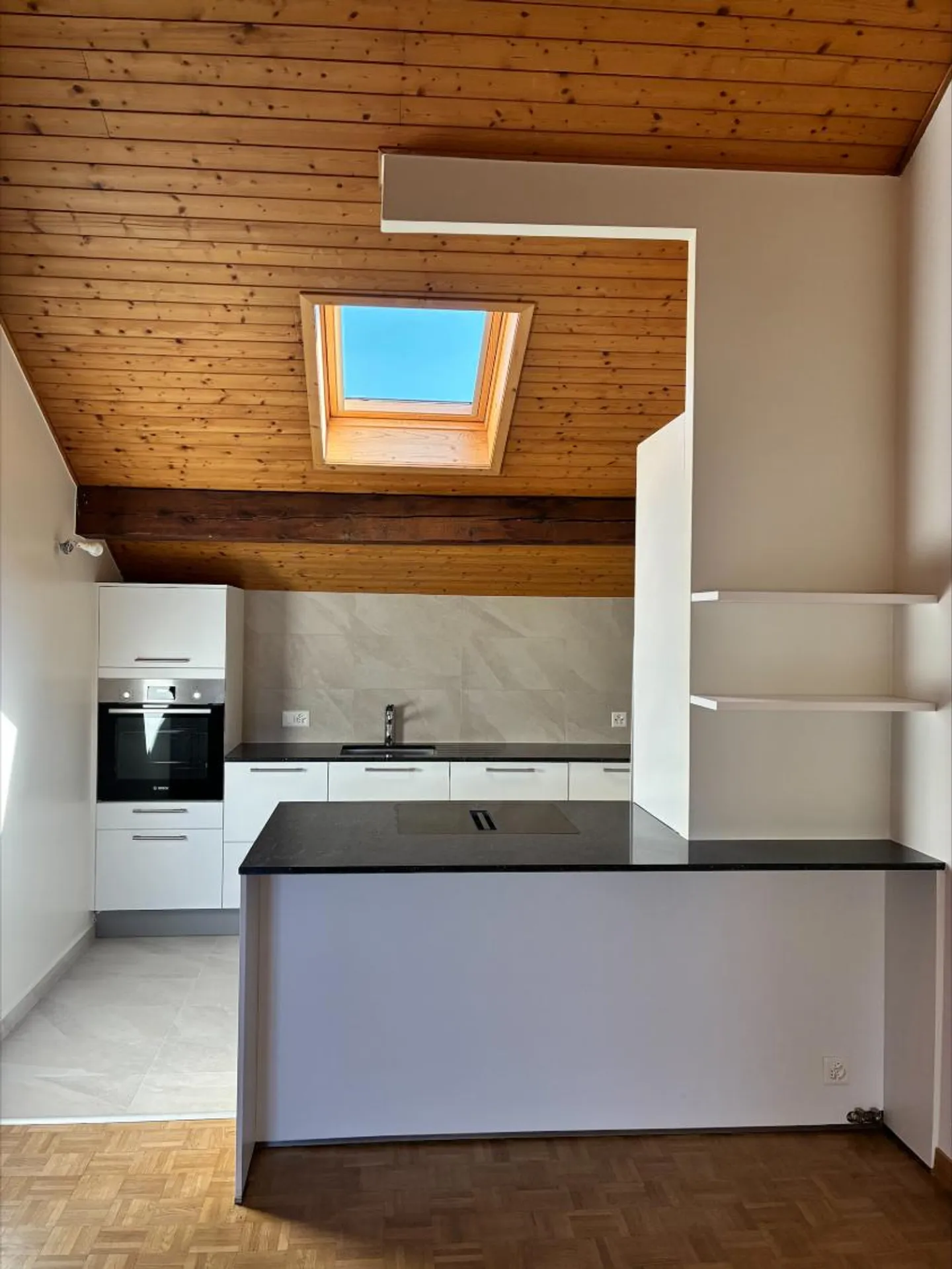 Attic apartment with 3 rooms renovated Rue de Tronchin 26 - Photo 3 of 7