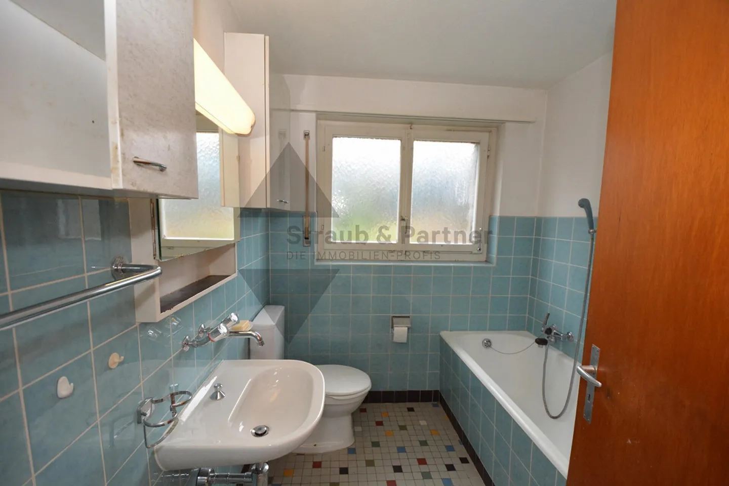 TERRAIN CONSTRUCTIBLE ENSOLEILLÉ AVEC POTENTIEL | AVEC PROPRIÉTÉ À DÉMOLIR - Photo 10 sur 13