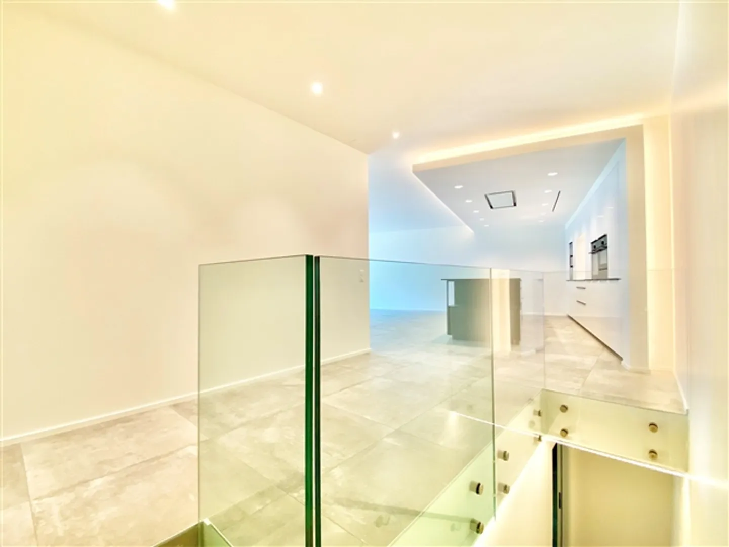 BEAUTIFUL SEMI-DETACHED APARTMENT IN LUGANO-CASTAGNOLA - Photo 1 of 7