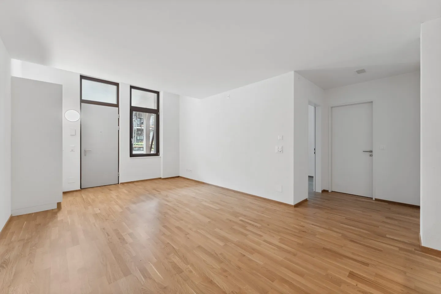 Great apartment on the outskirts of the city! - Photo 2 of 7