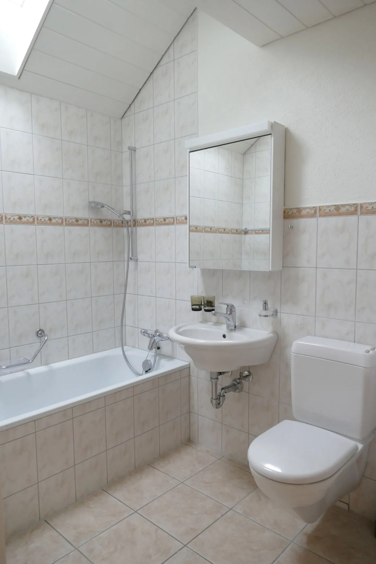 4.5-Room Attic Apartment, Kirchmattstrasse 7 - Photo 5 of 13