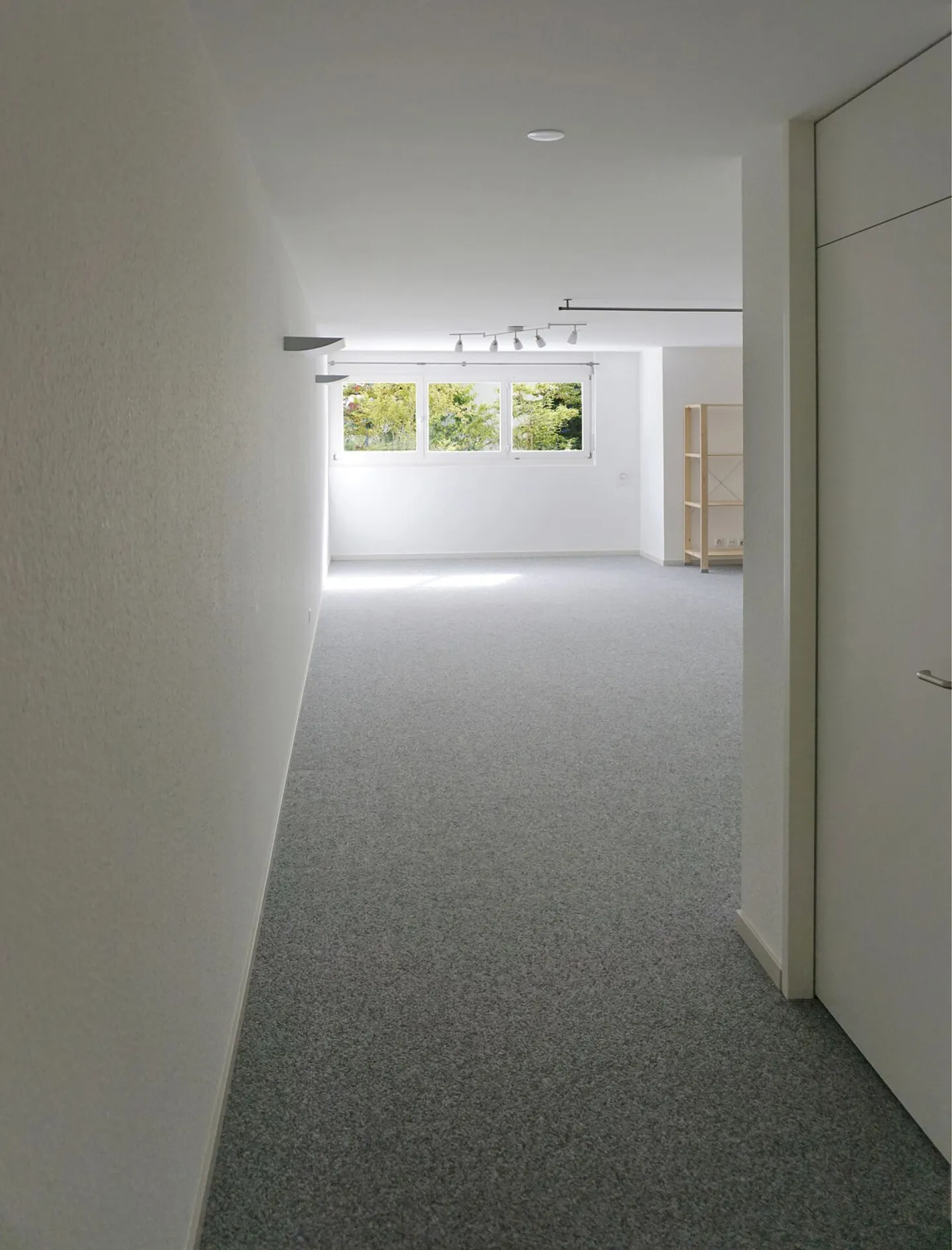 Appartement de jardin attrayant de 6,5 pièces avec un grand espace hobby et salle de bain privée - Photo 11 sur 13