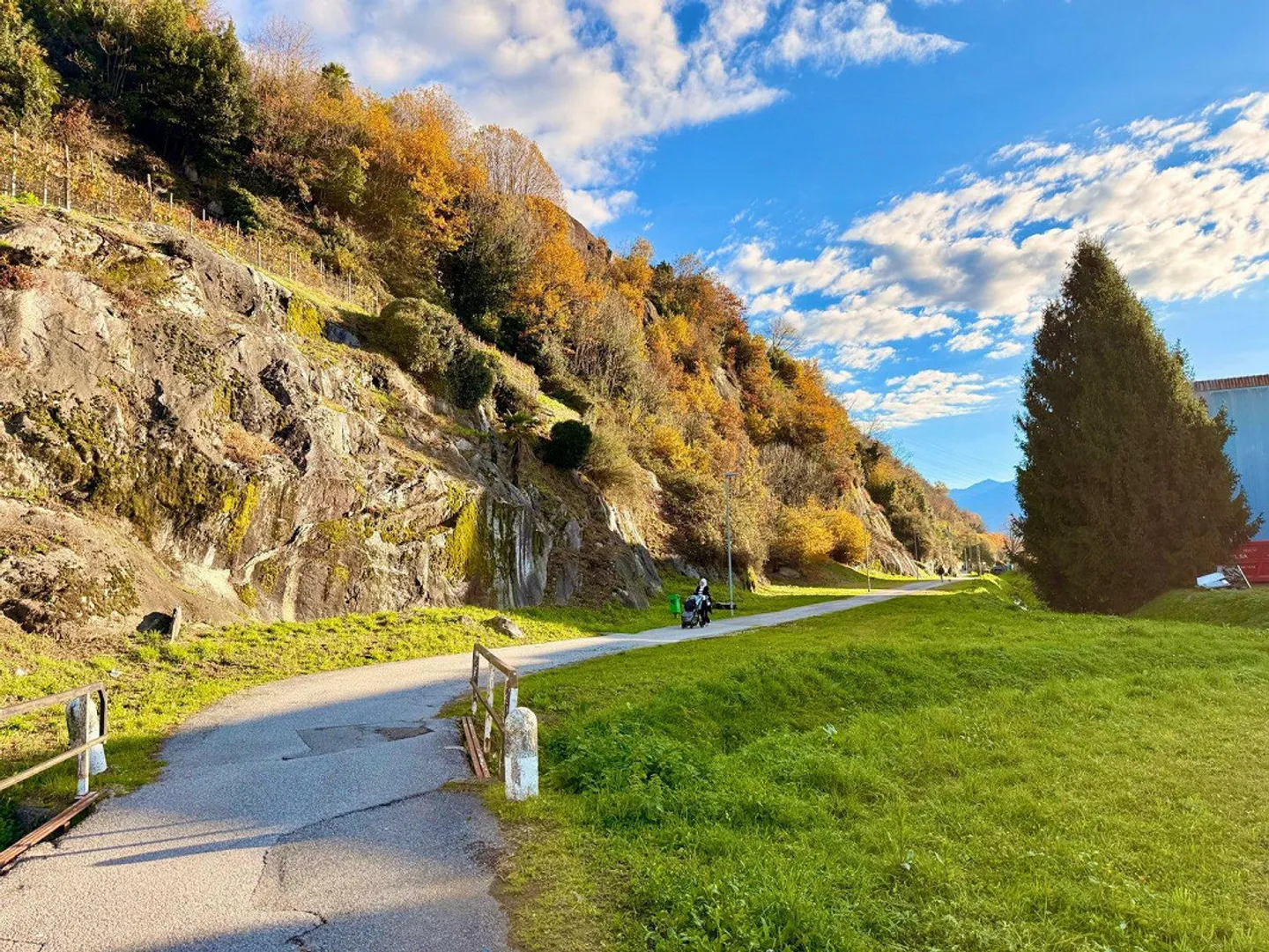 Modern 2.5 Room House -- 2.5 Zimmer Haus + Pergola - Photo 4 of 16