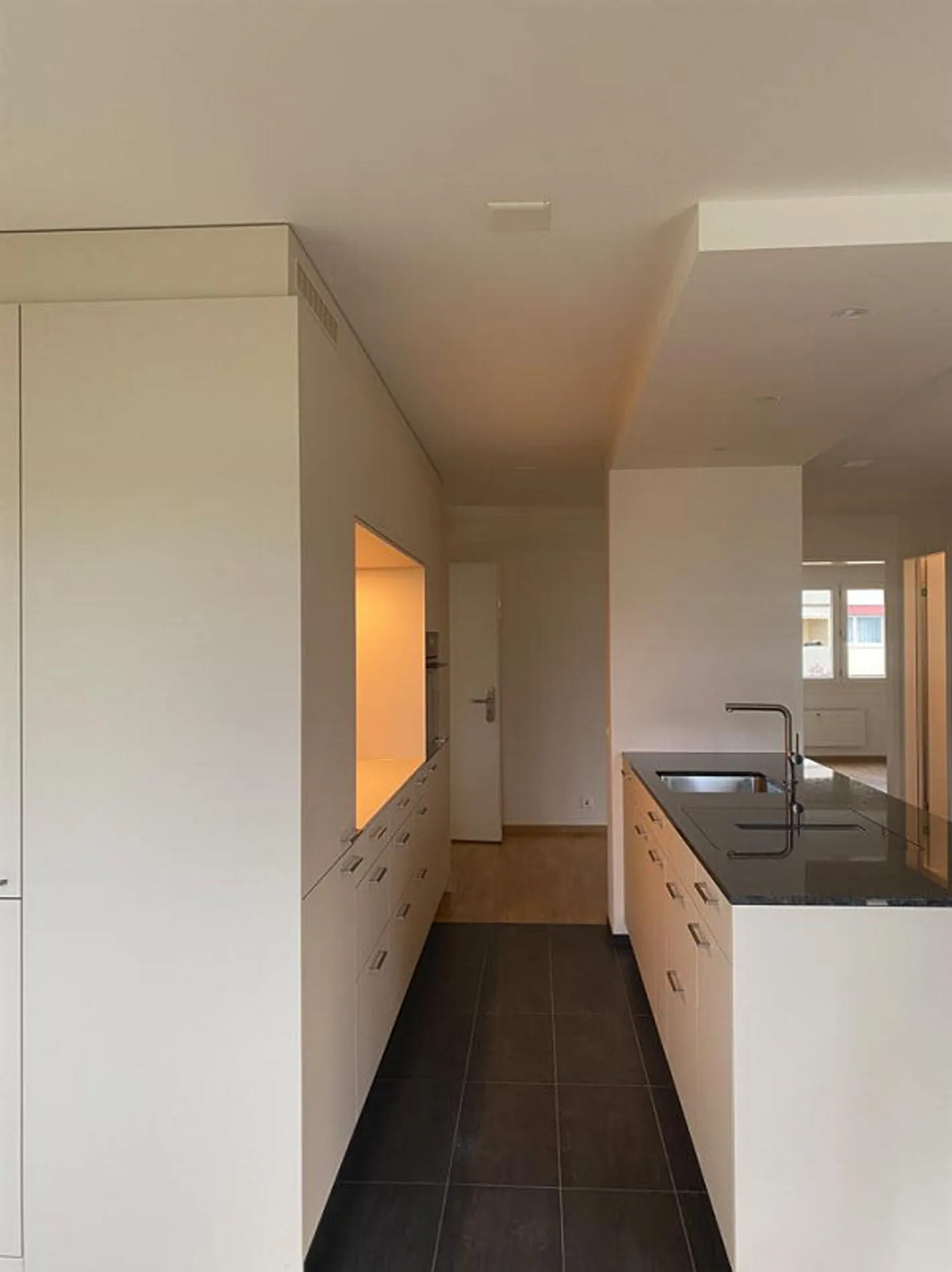 Appartement récemment rénové avec vue sur la verdure à louer - Photo 3 sur 6