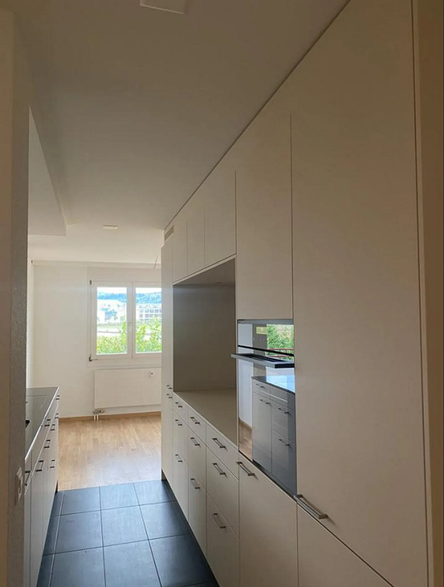 Appartement récemment rénové avec vue sur la verdure à louer - Photo 4 sur 6