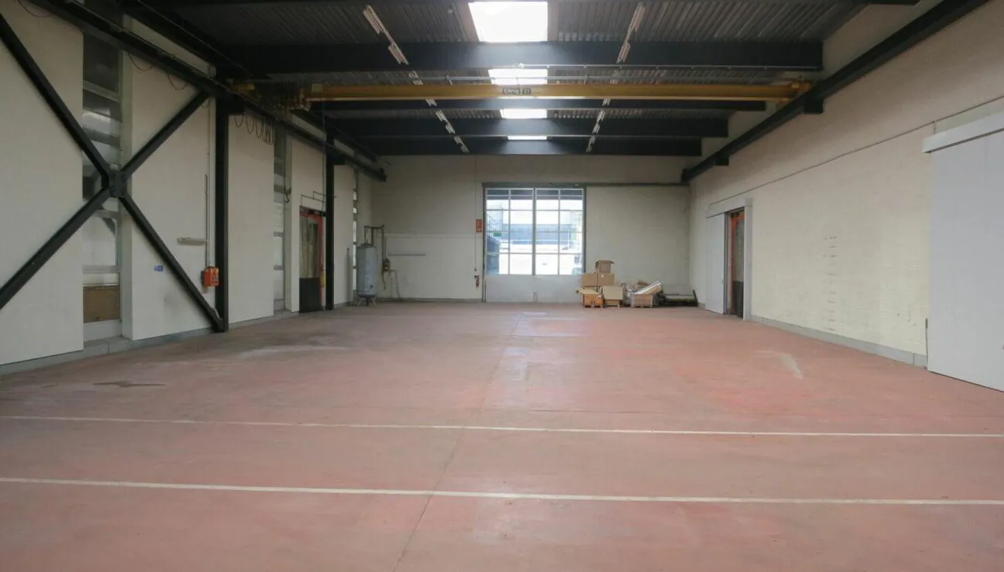 Industrielle Flächen und Büros - Foto 3 von 8
