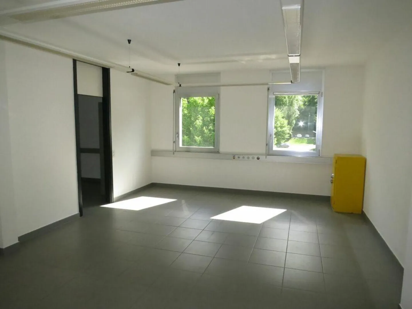 Industrielle Flächen und Büros - Foto 7 von 8