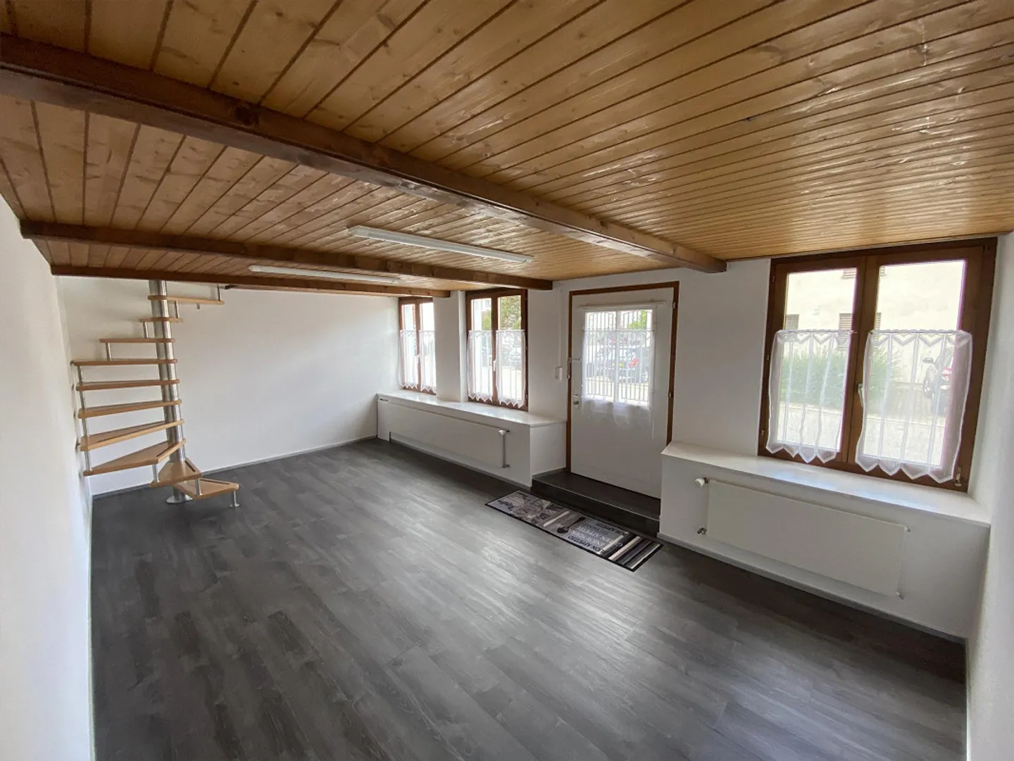 Ampio appartamento di 2,5 stanze in stile Appenzell - Foto 5 di 10