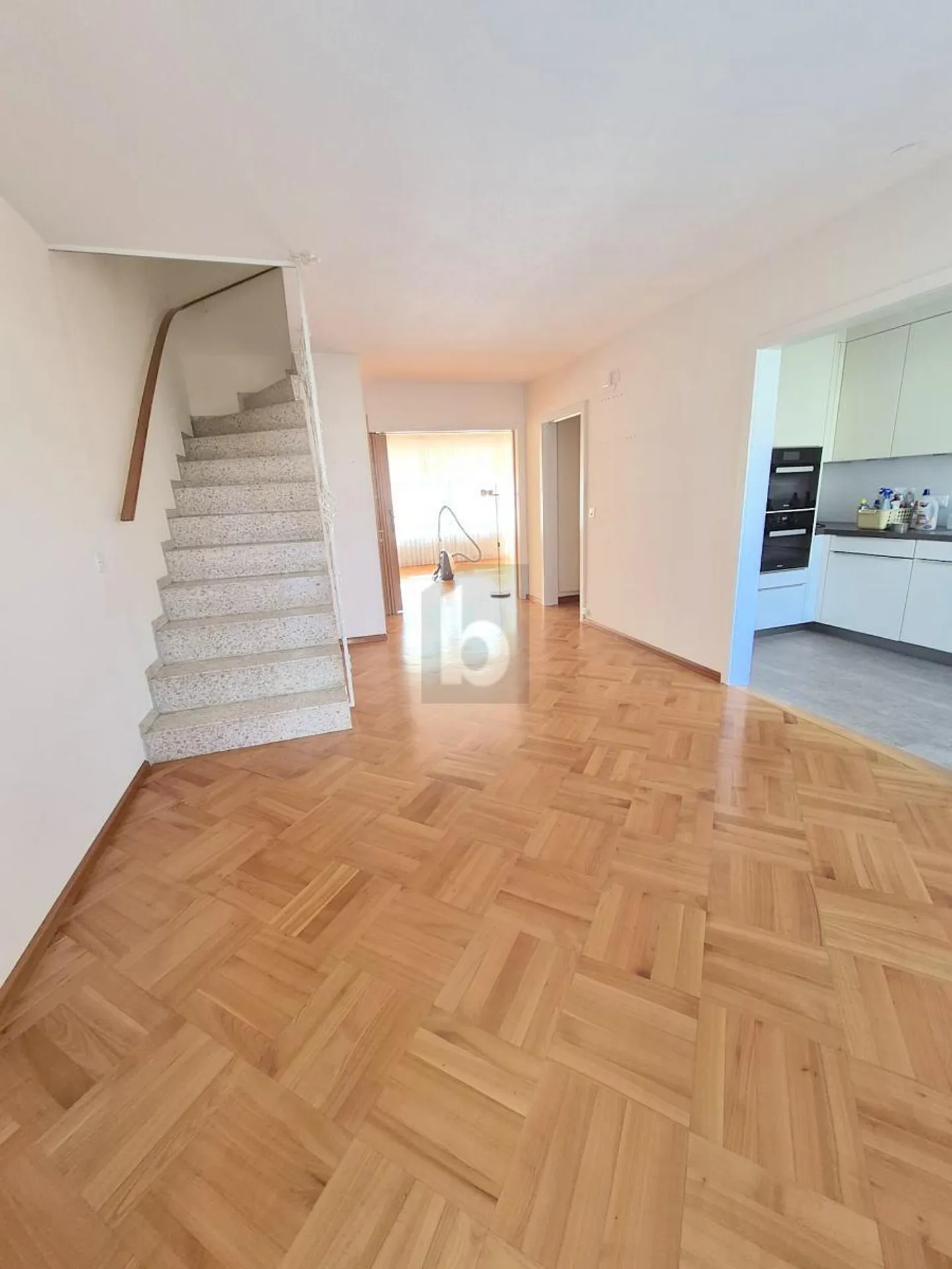 Geräumiges Reihenhaus - Foto 1 von 5