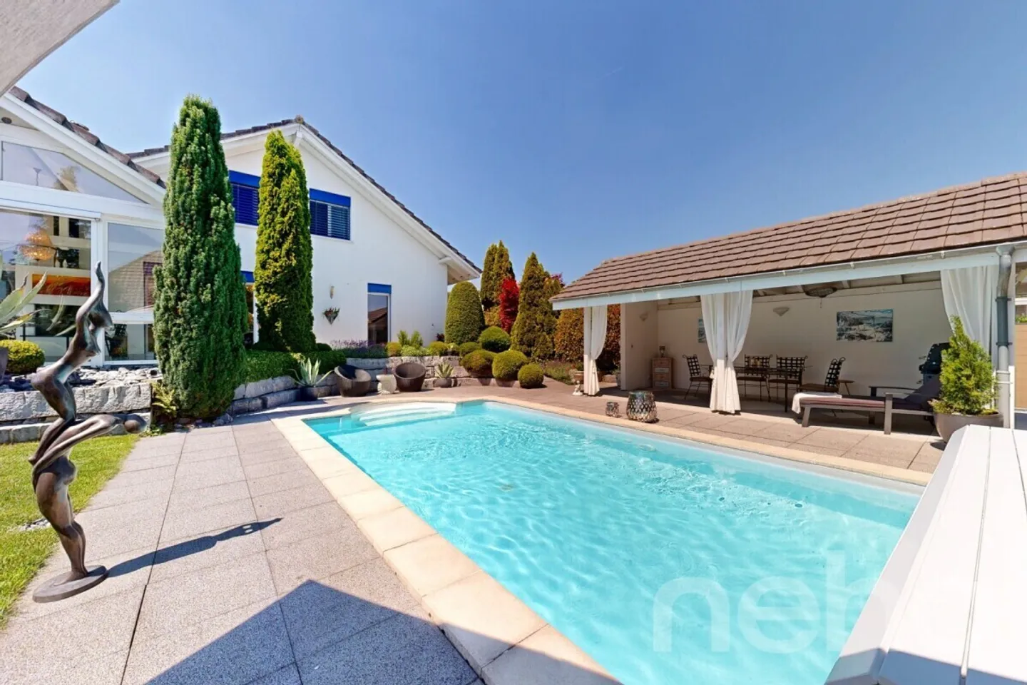 Stilvolles Einfamilienhaus mit Pool - Foto 10 von 13