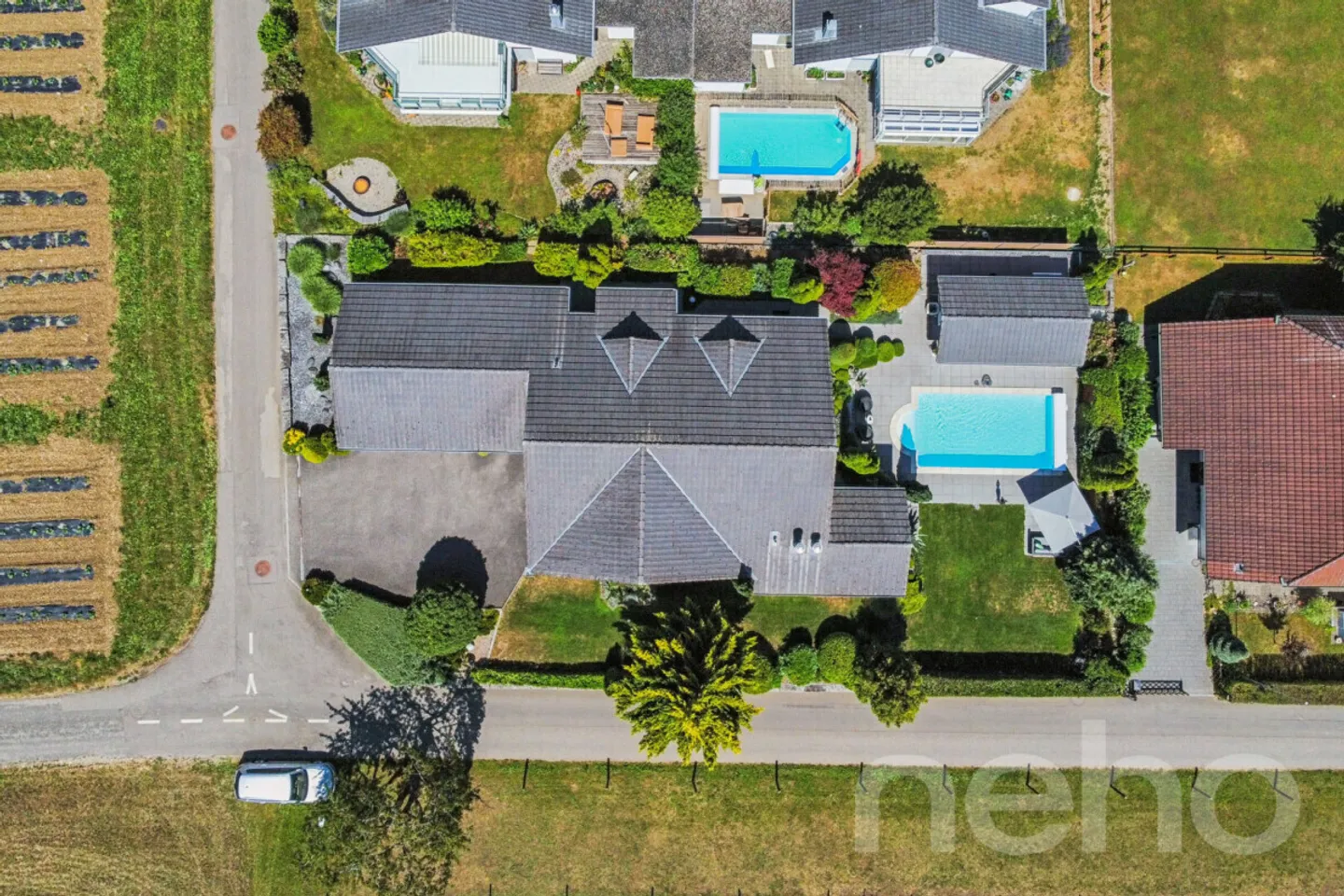 Stilvolles Einfamilienhaus mit Pool - Foto 12 von 13