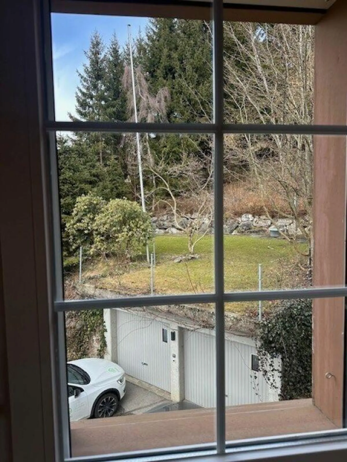 Ampia casa unifamiliare con giardino paradisiaco, sauna e laghetto - Foto 20 di 30