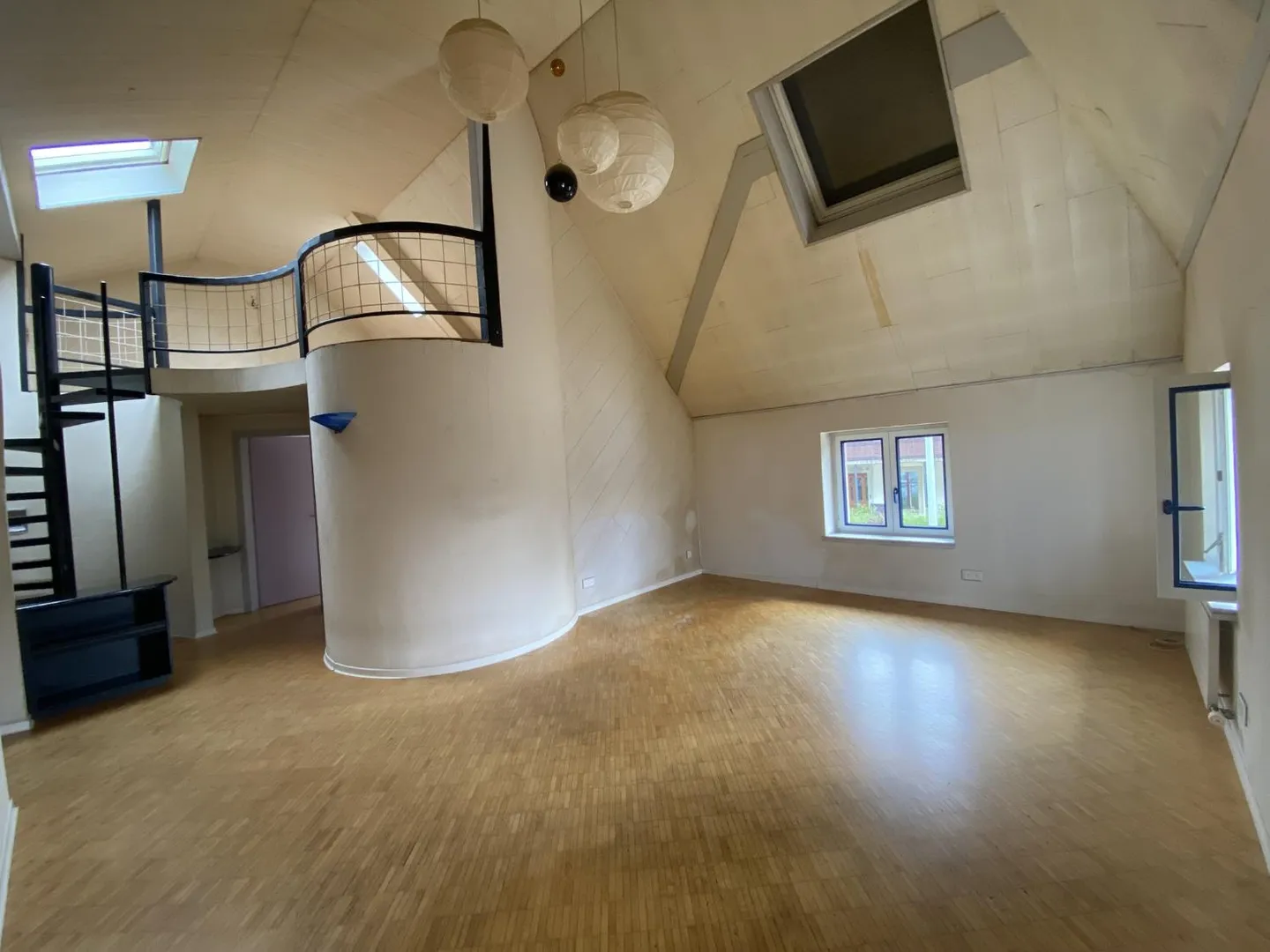 House - Photo 4 of 13