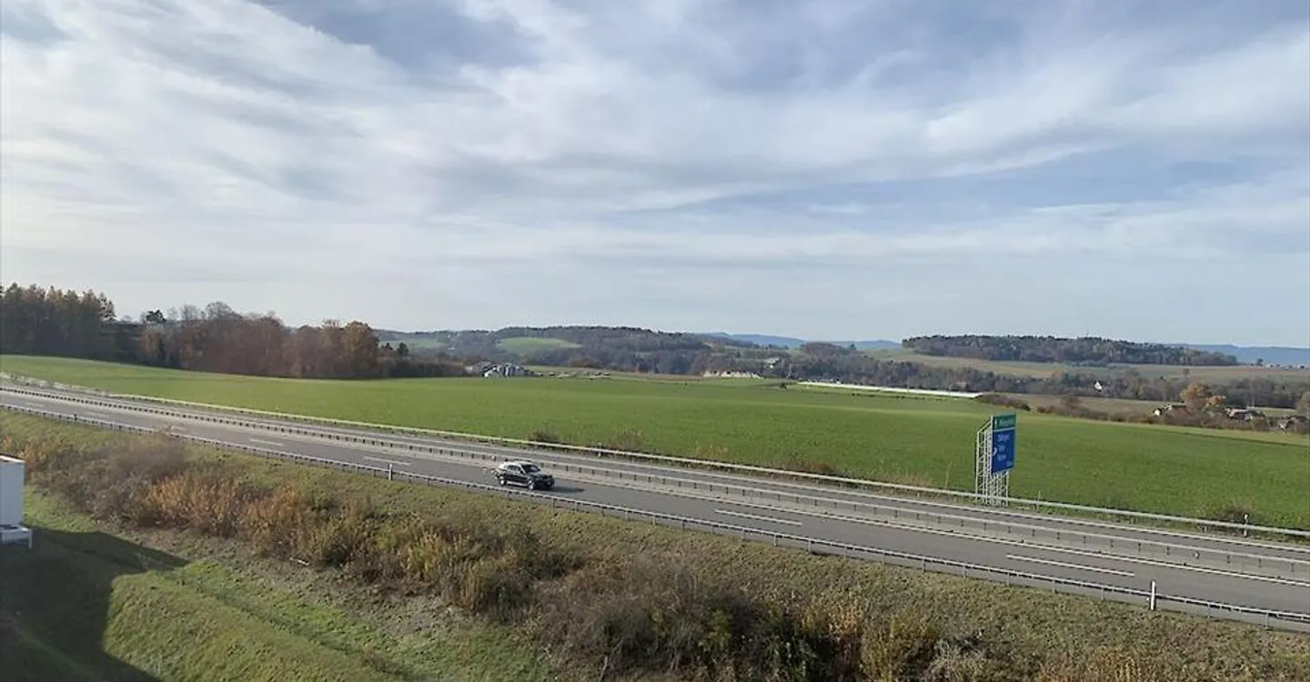 Local spacieux et lumineux sur la Warpelstrasse à Guin - Photo 13 sur 13
