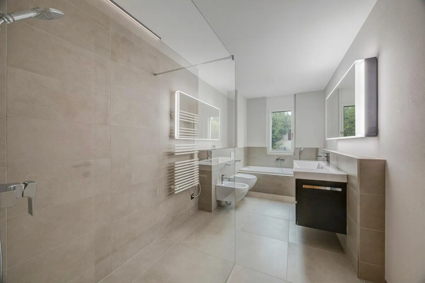 Vivere esclusivo di altissima classe - moderno, spazioso, ben pensato - Foto 2 di 4