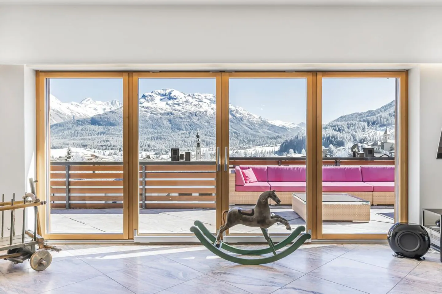 Samedan: Exklusive Ferienwohnung mit grosser Terrasse und Aussicht ... - Foto 1 von 6
