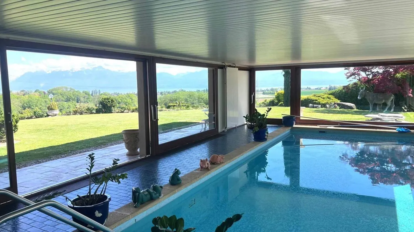 Geräumiges Anwesen mit Panoramablick auf den See - Schöner Garten von 1'900m² - Foto 5 von 10