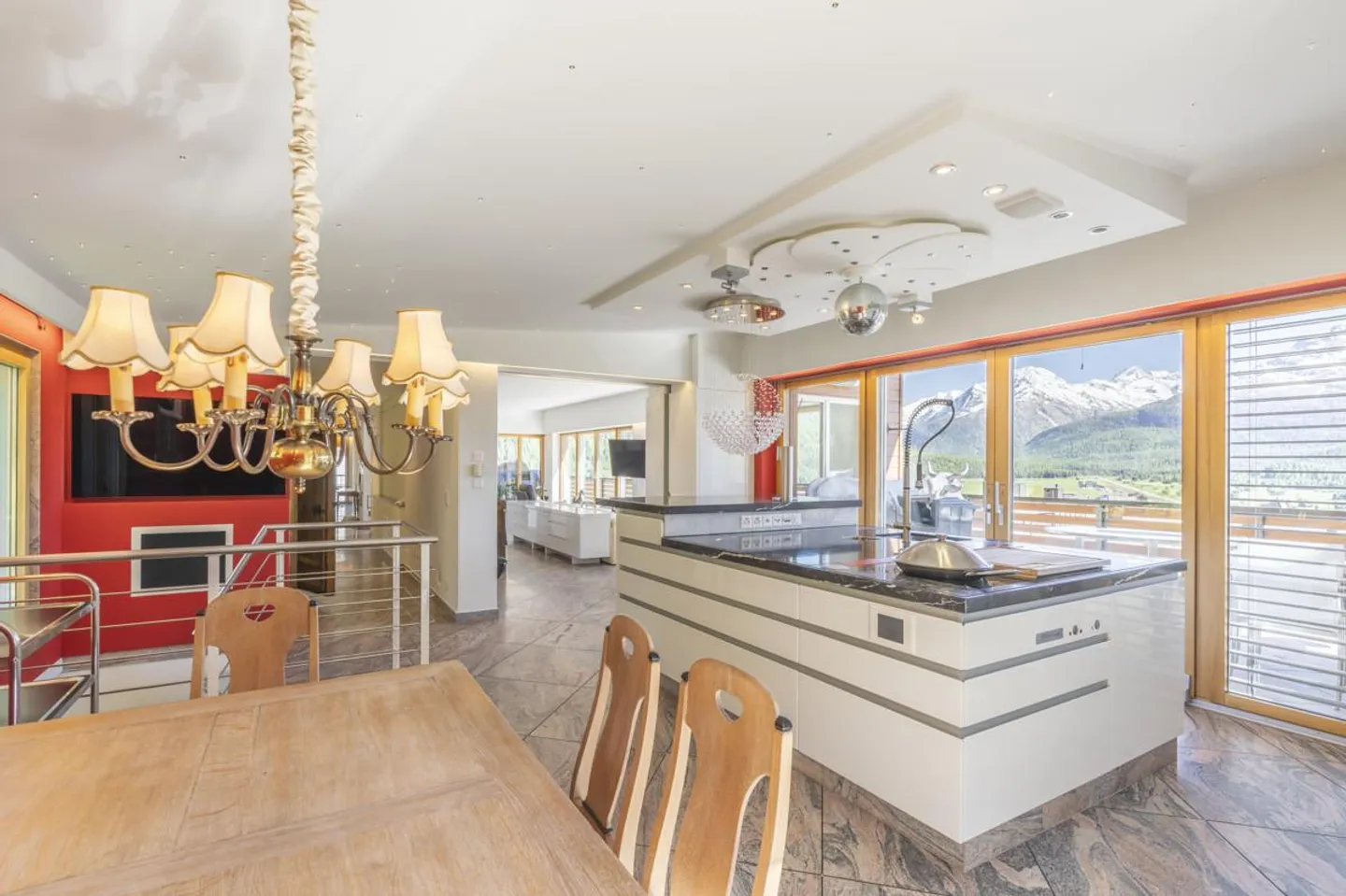 Samedan: Exklusive Ferienwohnung mit grosser Terrasse und Aussicht ... - Foto 3 von 6