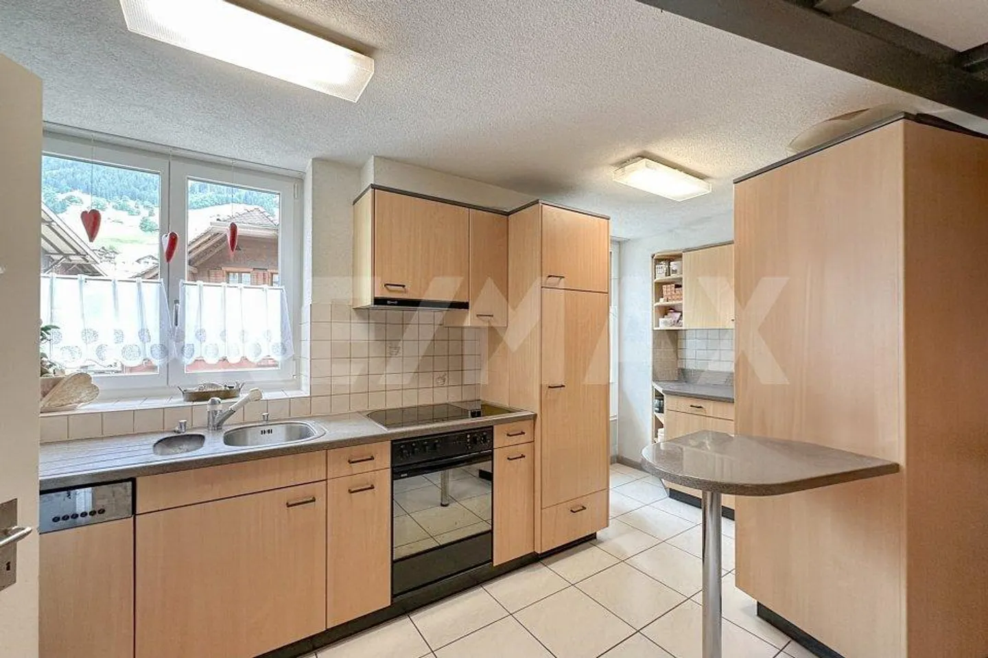 Propriété résidentielle et commerciale attrayante dans un emplacement central - Photo 8 sur 13