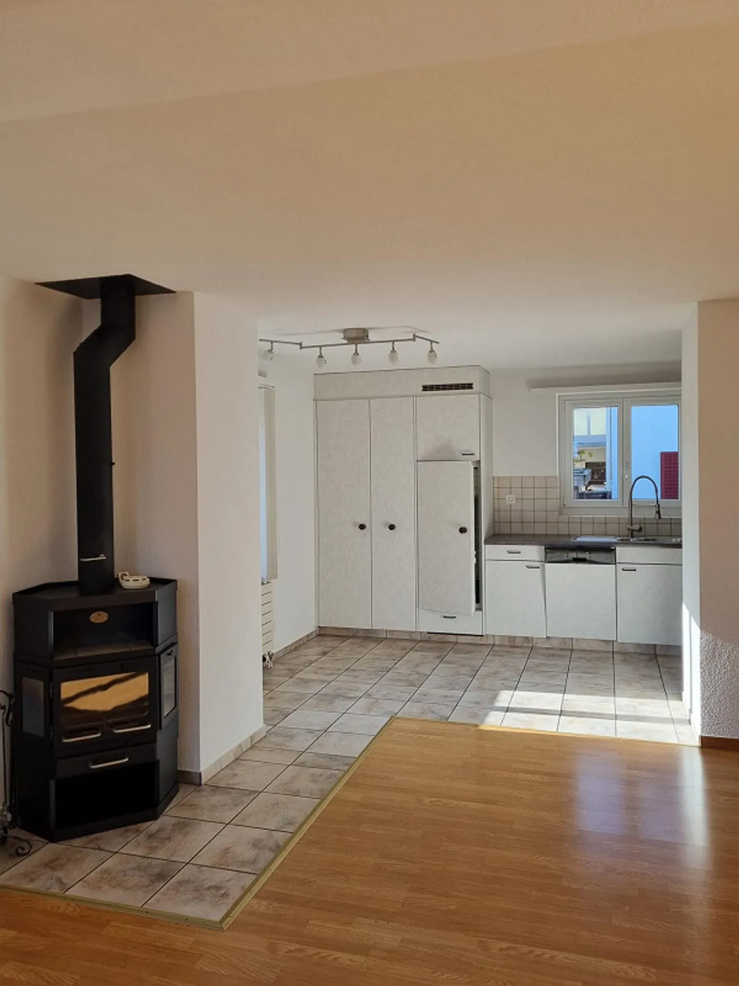 Helle 4.5-Zimmerwohnung mit Balkon - Foto 3 von 10