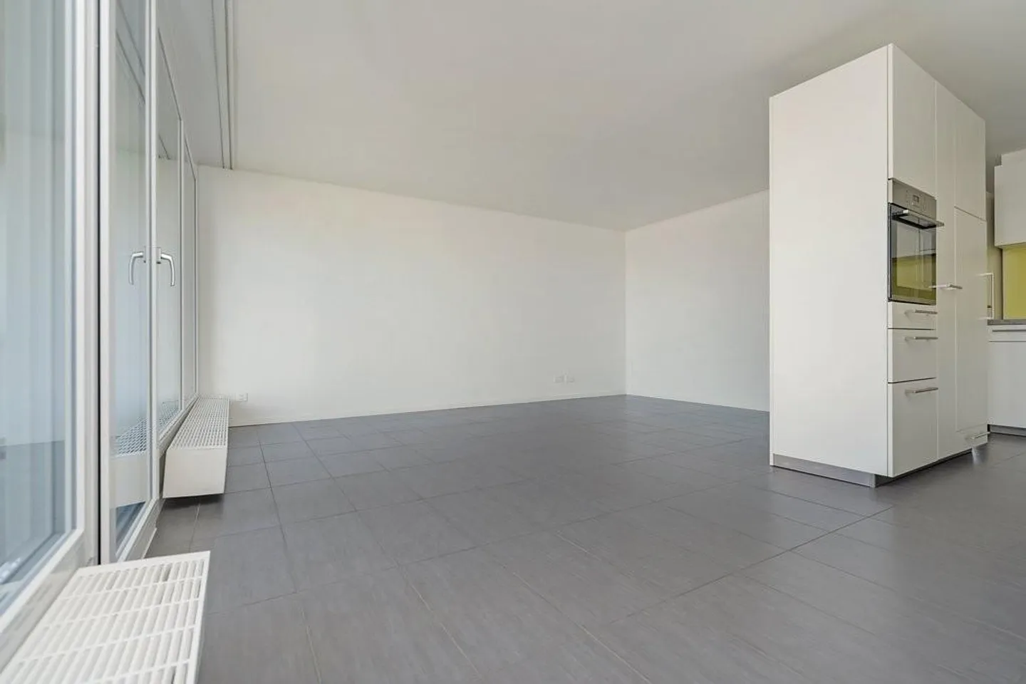 Bright 4.5-room apartment with balcony and view! - Photo 3 of 9