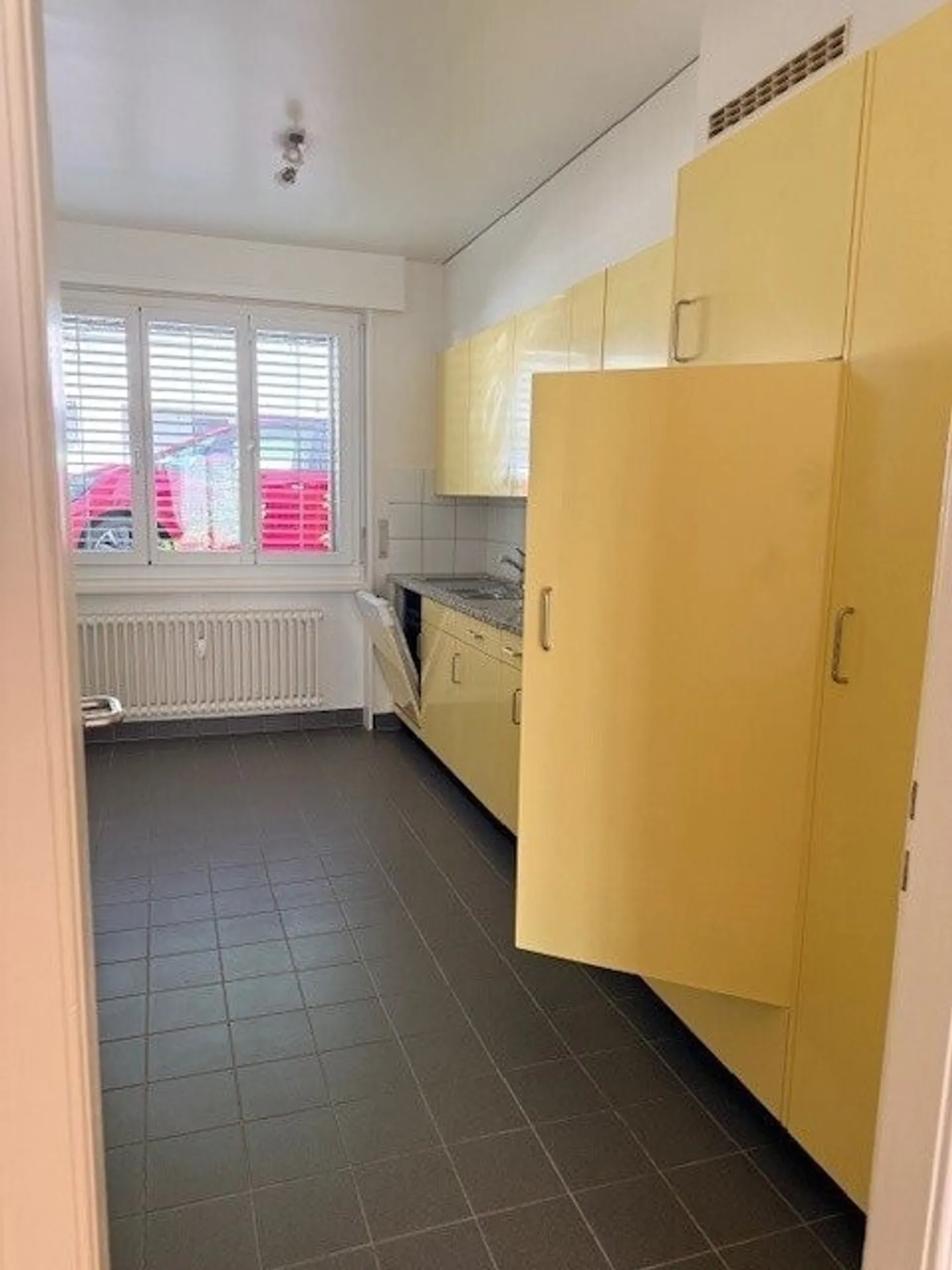 Appartamento con 3,5 stanze e terrazza privata - Foto 4 di 8