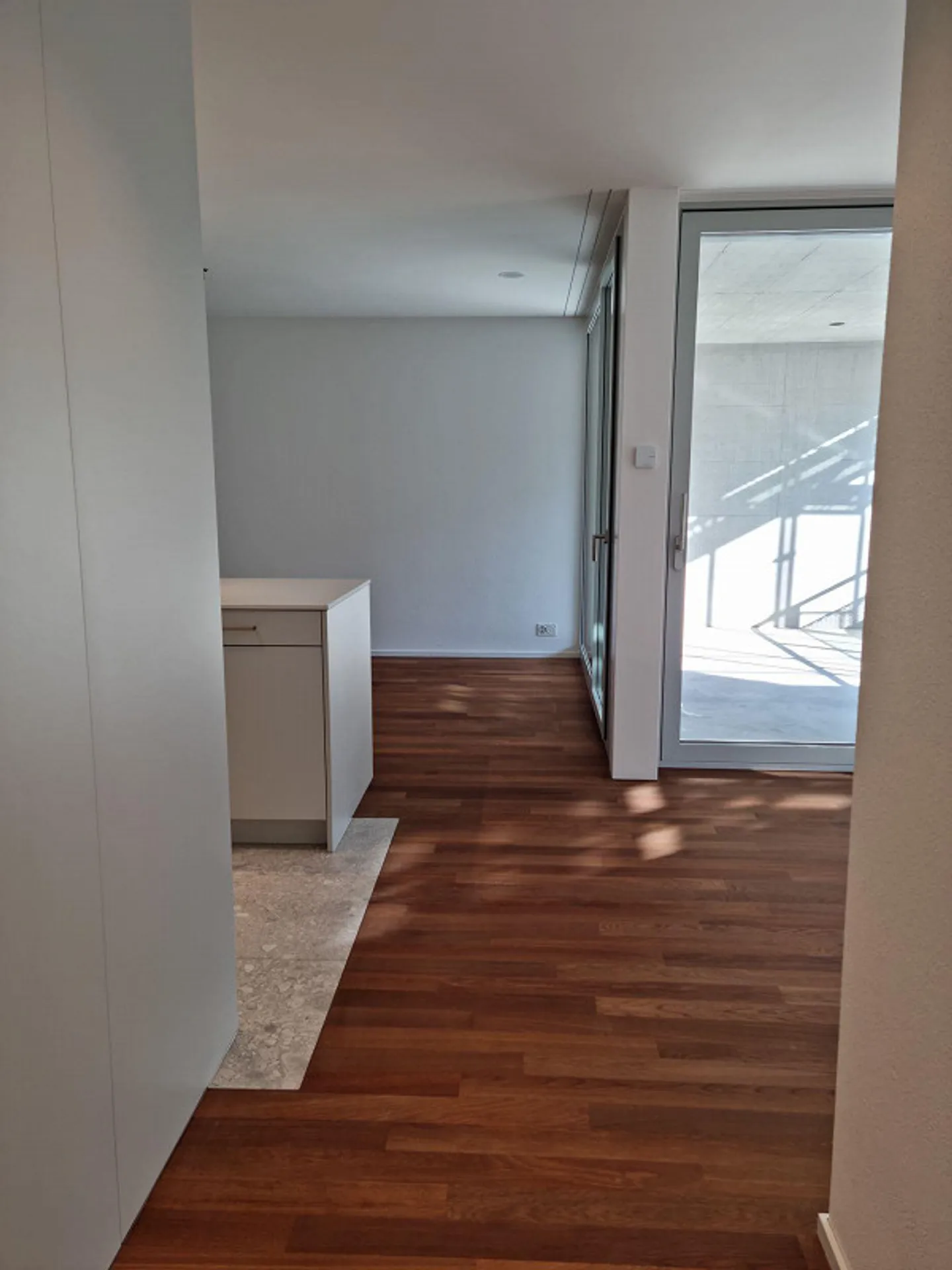 Appartement moderne de 2,5 pièces à louer à partir du 1er avril - Photo 6 sur 7