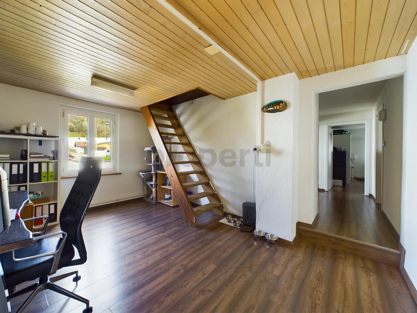 Spacious 6.5-Room Townhouse in Remigen - Photo 6 of 12