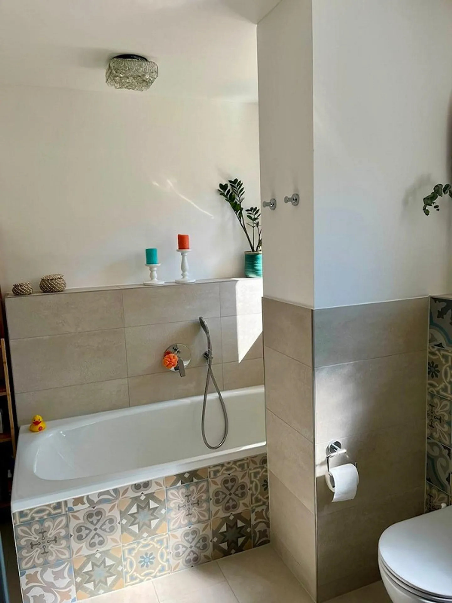 Appartamento ristrutturato di 4,5 locali con area giardino a Savognin - Foto 4 di 9