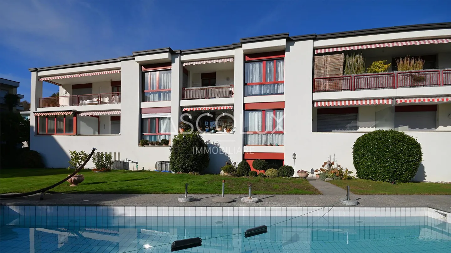 Grazioso appartamento di 2.5 locali in residenza con piscina e poss... - Foto 4 di 13