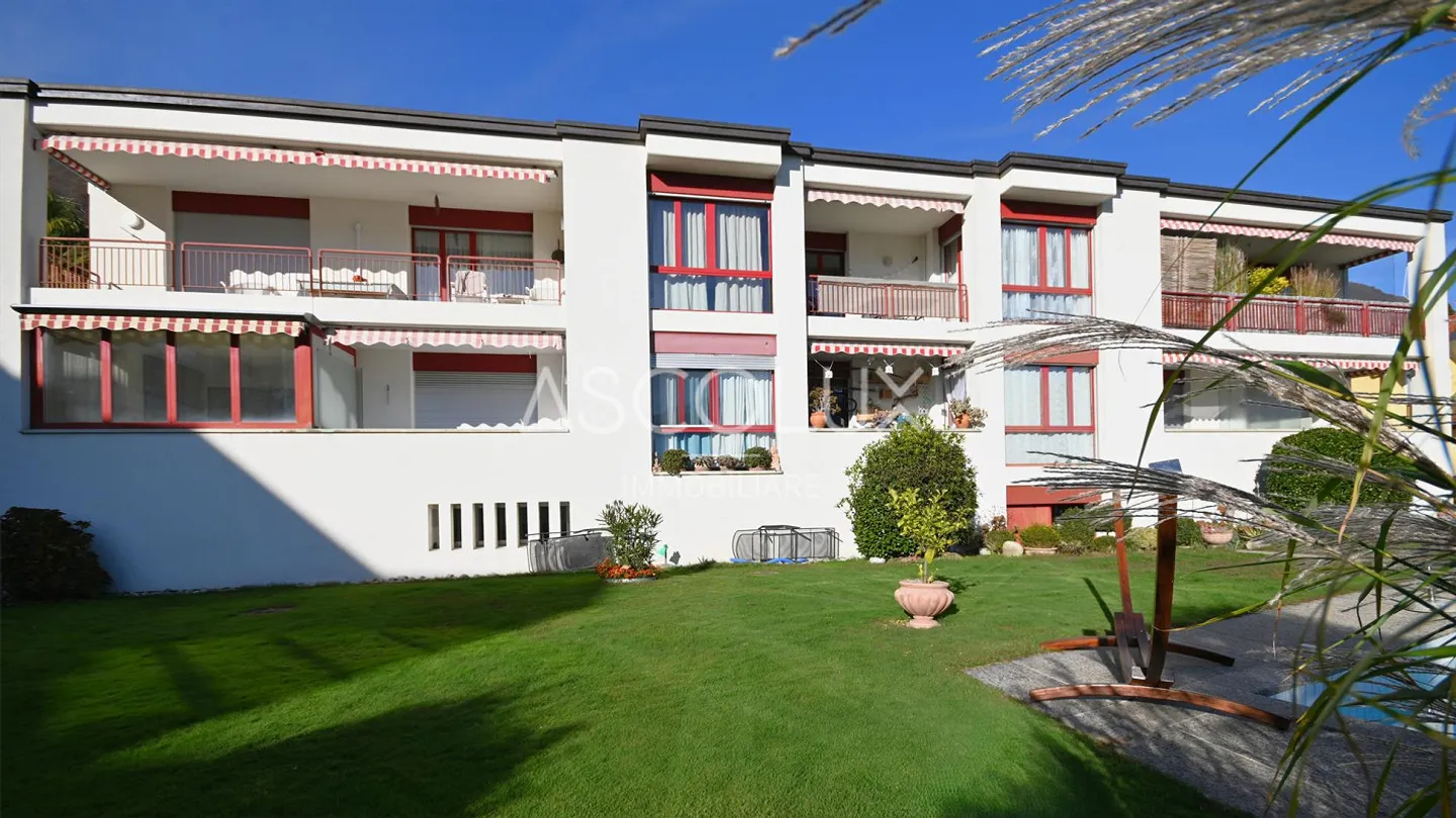 Grazioso appartamento di 2.5 locali in residenza con piscina e poss... - Foto 7 di 13