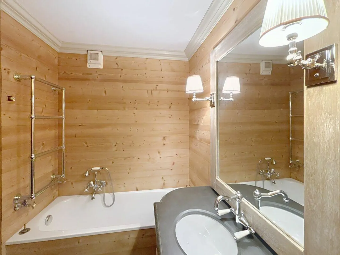 Appartement ensoleillé avec vue - Photo 4 sur 11