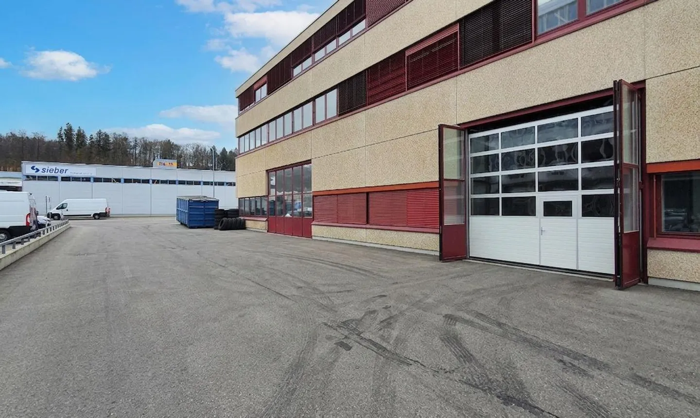 Espace au rez-de-chaussée rare et attrayant à Kloten ! - Photo 3 sur 4