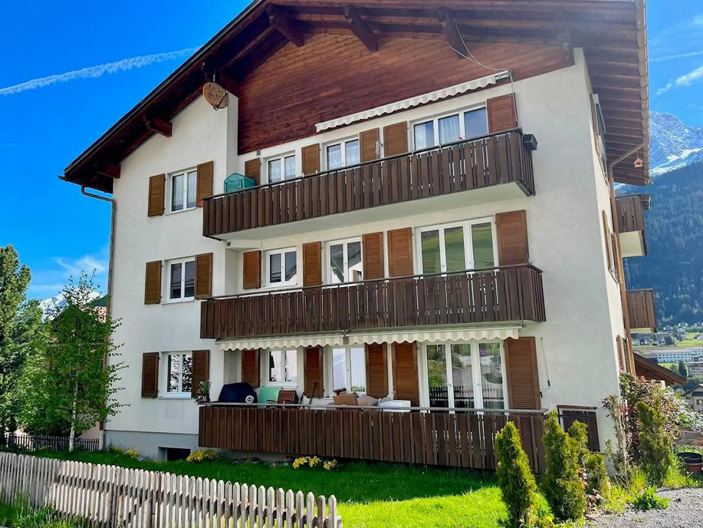 Appartamento ristrutturato di 4,5 locali con area giardino a Savognin - Foto 9 di 9