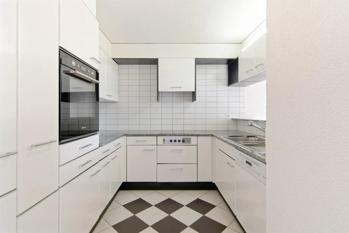 Appartamento spazioso e attraente di 4 1/2 stanze (vista lago) - Foto 4 di 15