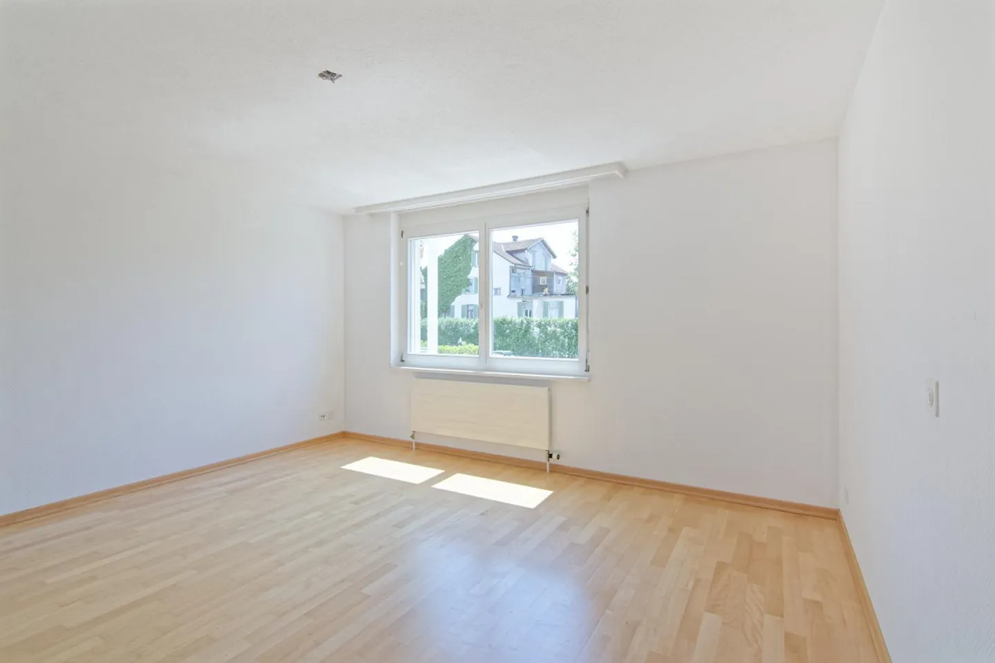 Appartamento spazioso e attraente di 4 1/2 stanze (vista lago) - Foto 7 di 15