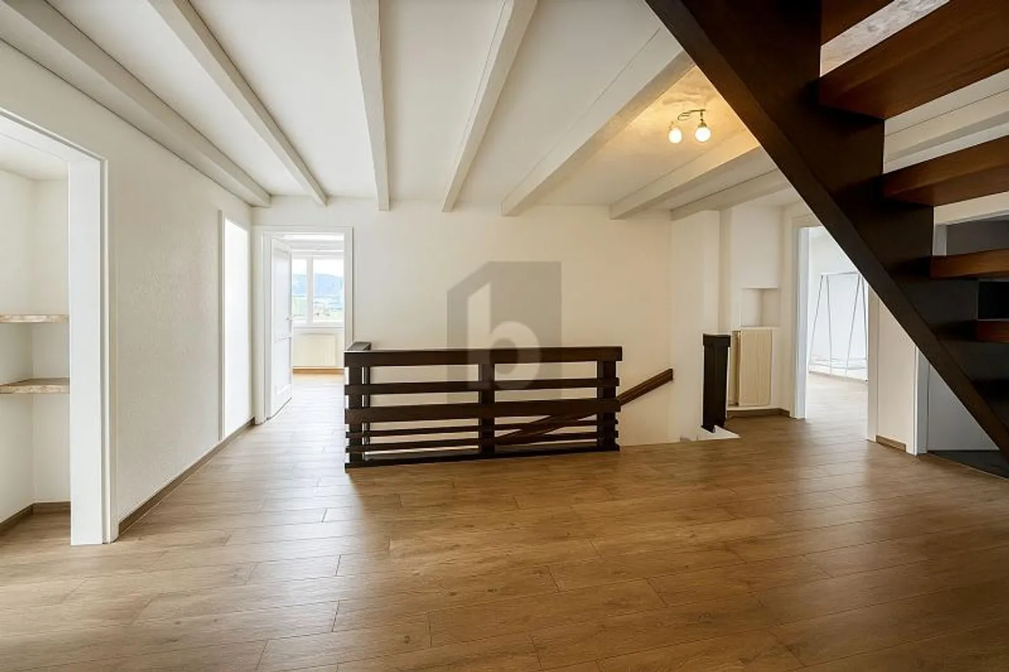 PROPRIÉTÉ SPACIEUSE ET LUMINEUSE MODERNE - Photo 4 sur 6