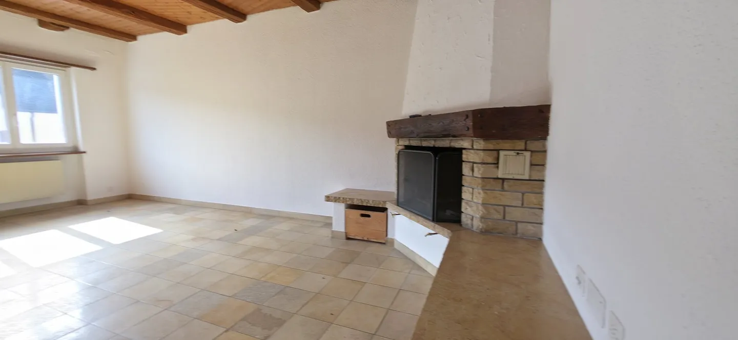 Appartement spacieux à Courchapoix - Photo 4 sur 13