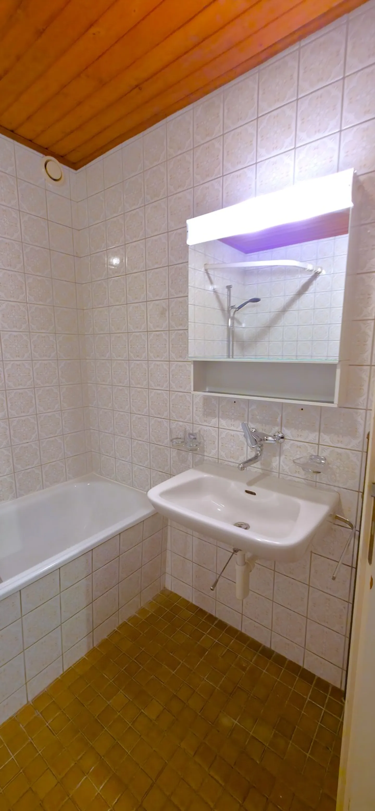 Appartement spacieux à Courchapoix - Photo 9 sur 13