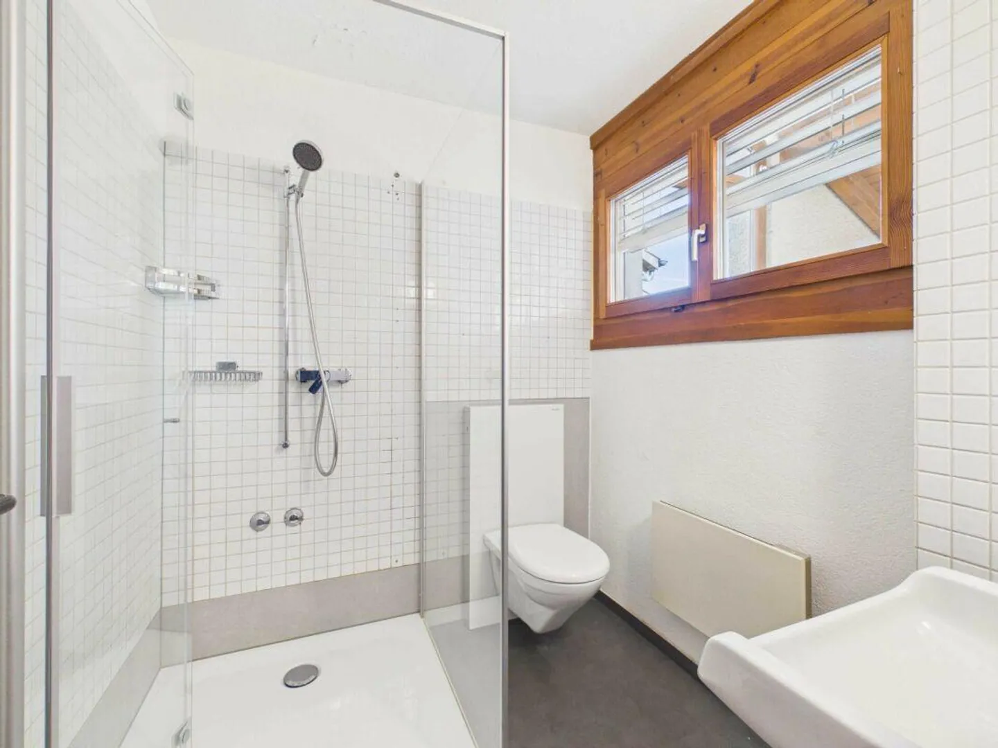 3½-Room Maisonette Apartment on the 2nd Floor and Underground Parking Space in the Village Center - Photo 5 of 11