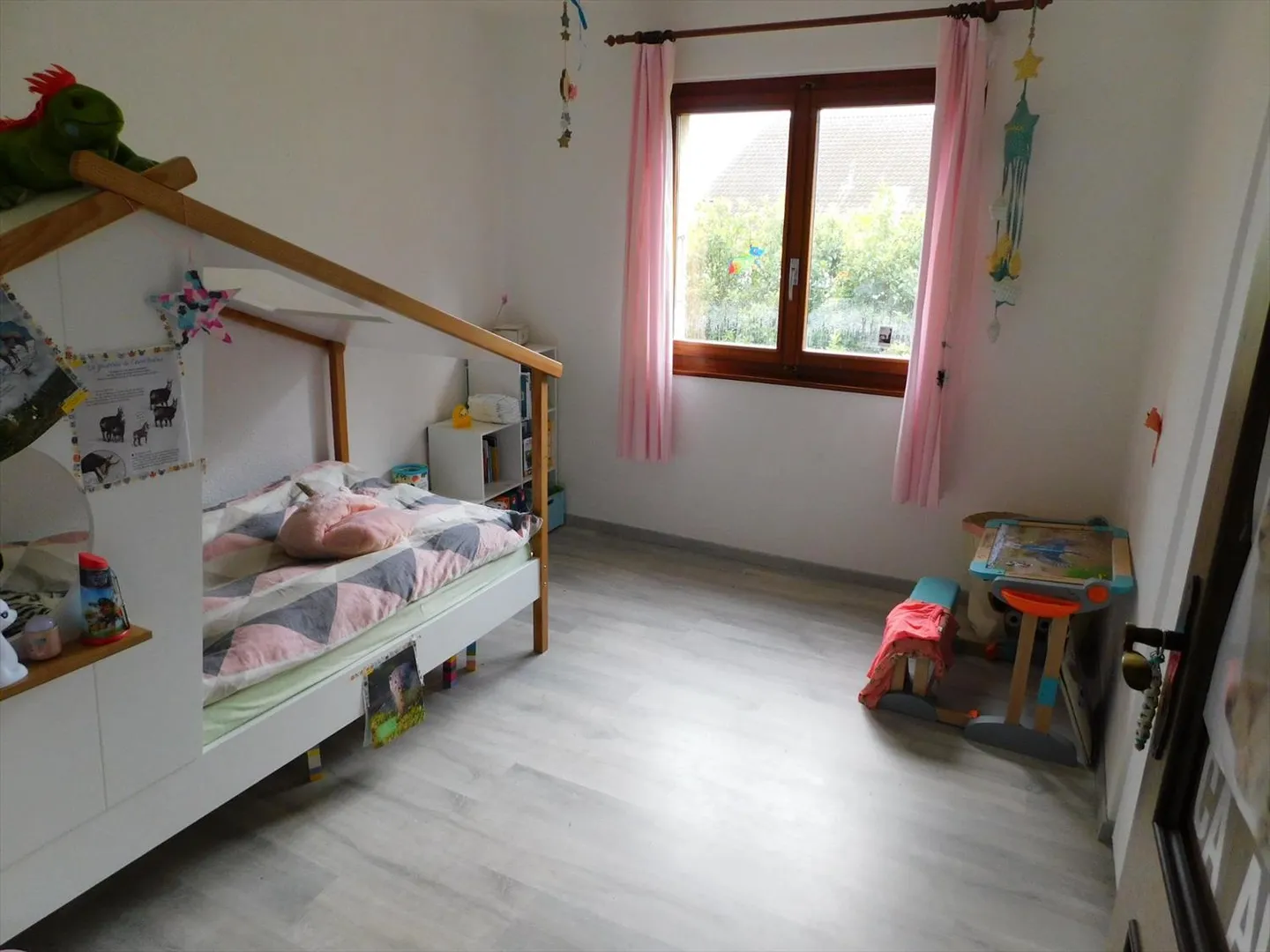 Doppelhaushälfte 7.5 Zimmer - Foto 9 von 13