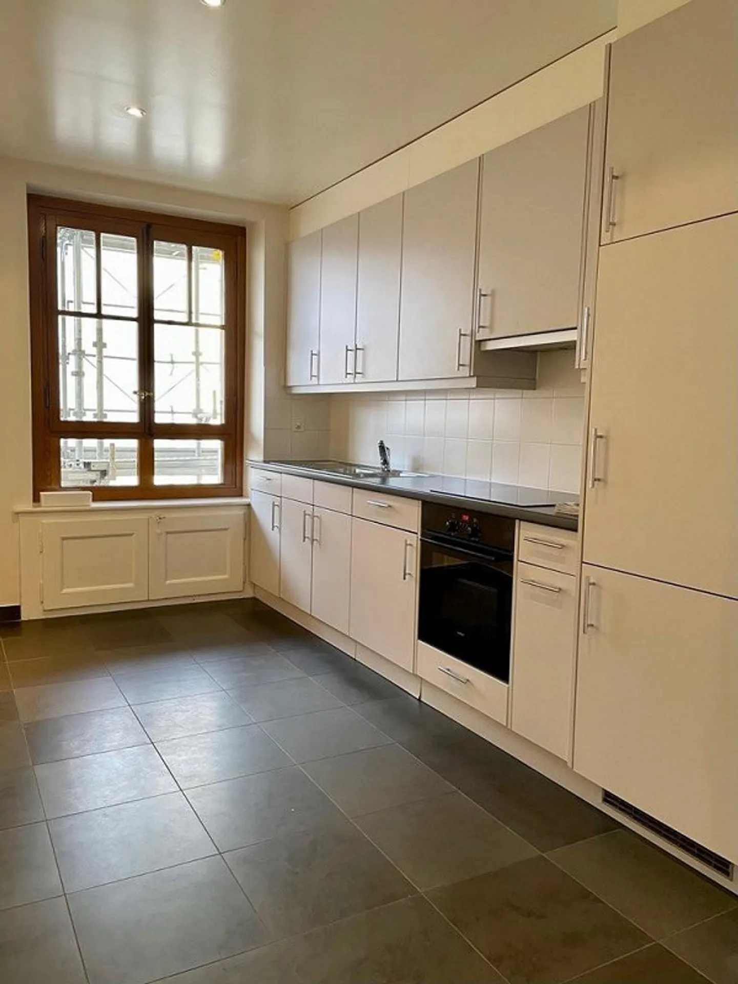 Charmilles - Schönes Apartment mit Balkon - Foto 3 von 9