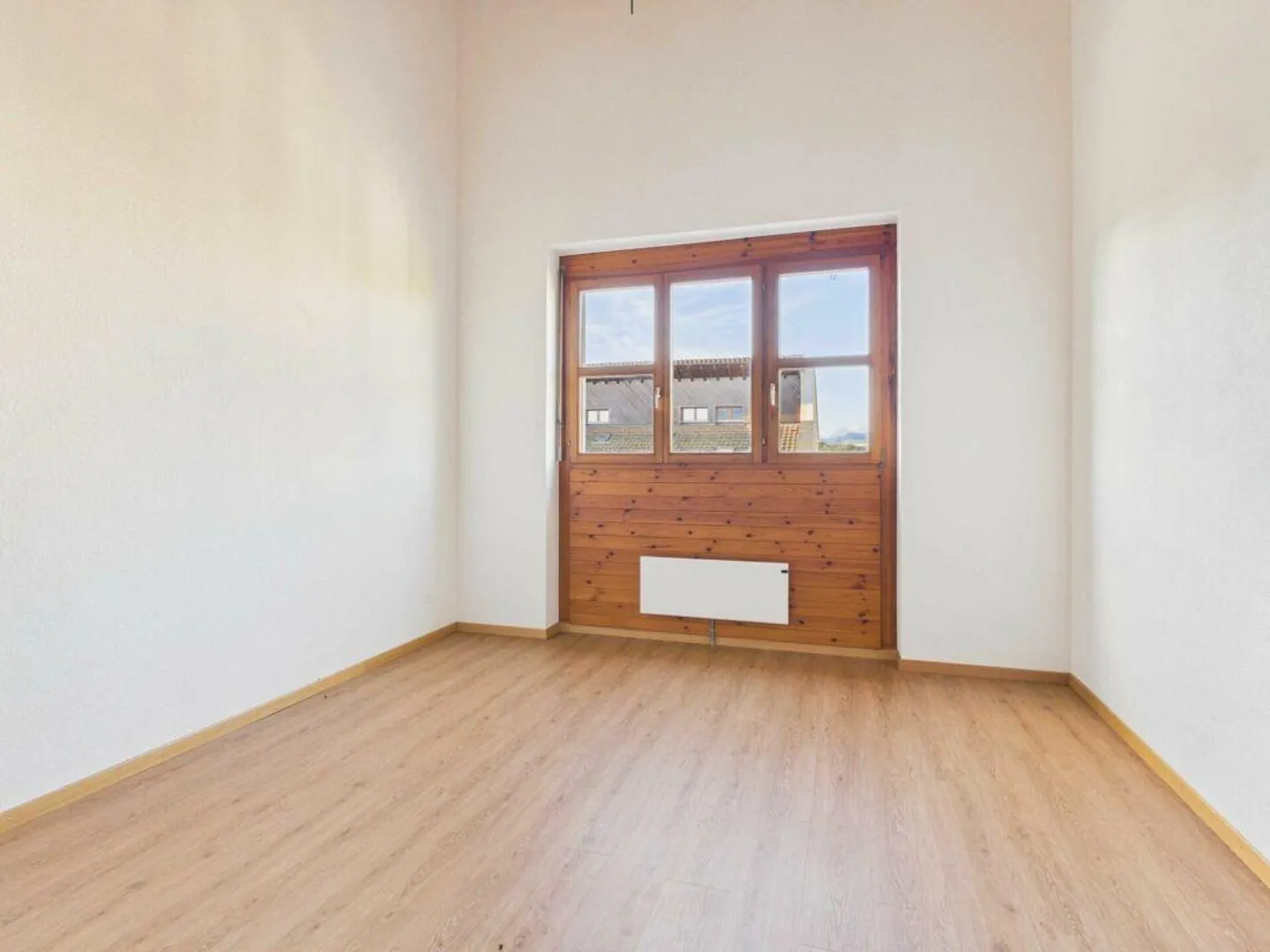 3½-Room Maisonette Apartment on the 2nd Floor and Underground Parking Space in the Village Center - Photo 8 of 11