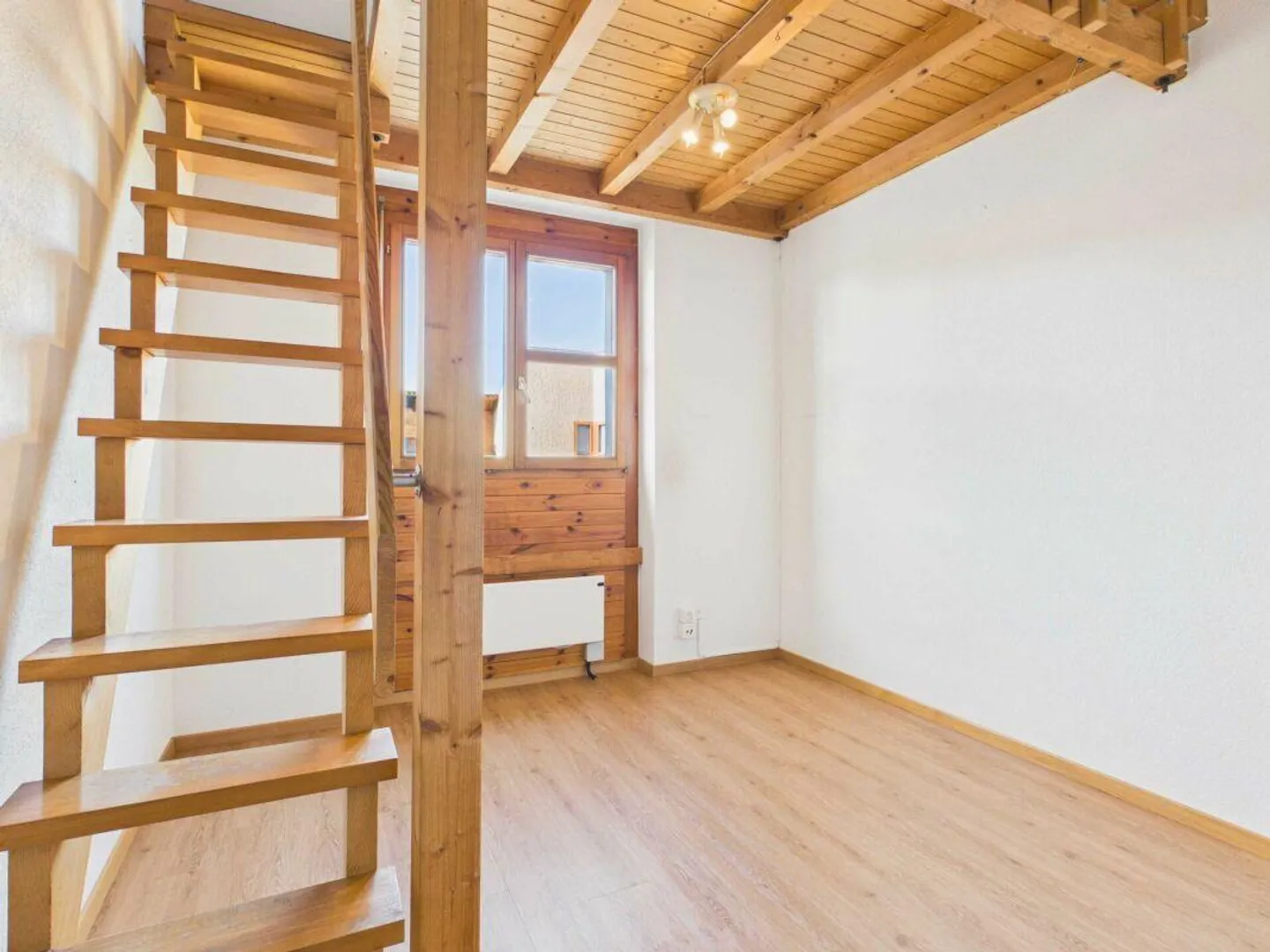 3½-Room Maisonette Apartment on the 2nd Floor and Underground Parking Space in the Village Center - Photo 9 of 11